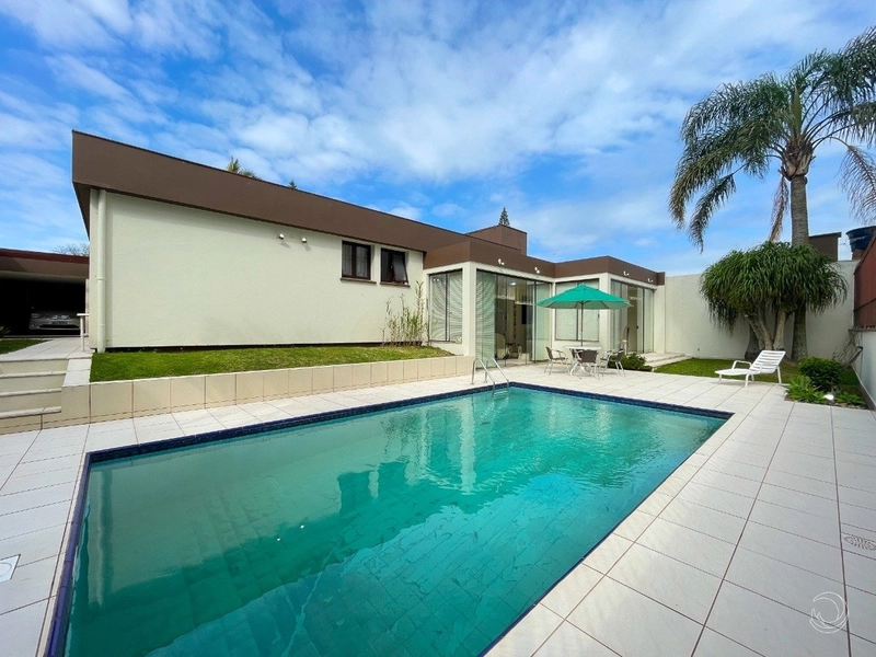 Casa no Itaguaçu a venda com 3 dormitórios 1 suíte e 2 vagas: 1ª foto da galeria de imagens do imóvel