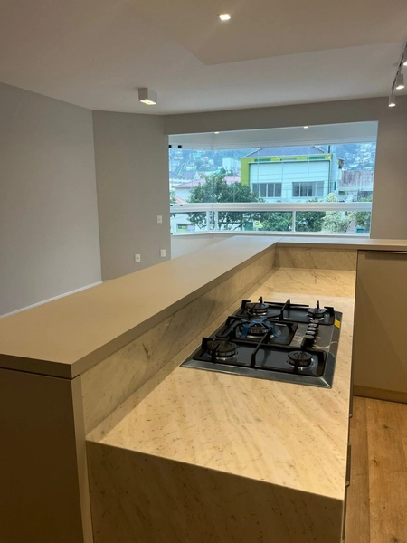 Cobertura no Centro com 3 dormitórios sendo 1 suíte e 1 vaga - 97m²: 3ª foto da galeria de imagens do imóvel