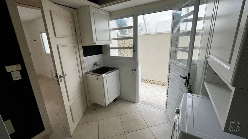 Casa em Jurerê Internacional com 04 dormitórios, sendo 04 suítes: 12ª foto da galeria de imagens do imóvel