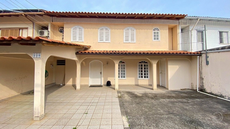 Casa na Trindade com 10 dormitórios 1 suíte e 4 vagas: 3ª foto da galeria de imagens do imóvel