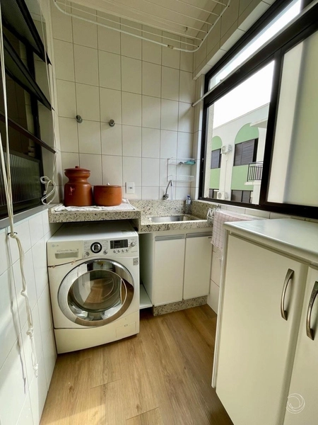 Apartamento em Coqueiros com 2 dormitórios 1 suíte e 2 vagas: 8ª foto da galeria de imagens do imóvel