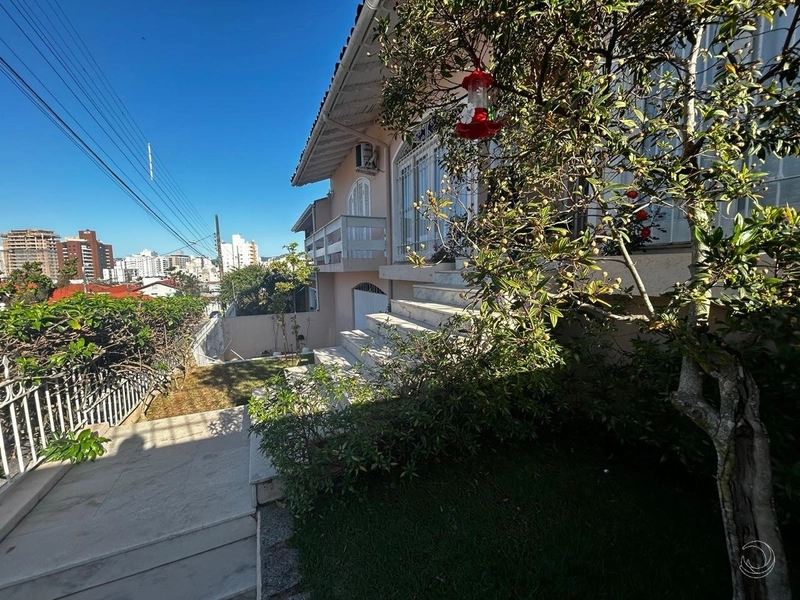 Casa no Estreito com 3 dormitórios sendo 1 suíte e 5 vagas: 19ª foto da galeria de imagens do imóvel