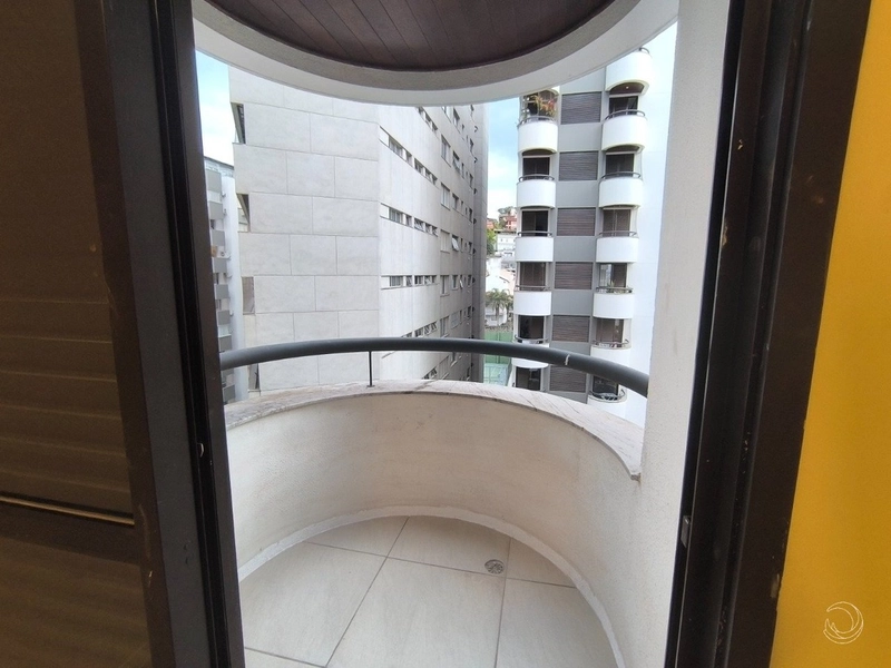 Apartamento na Beira Mar mobiliado com 1 dormitórios e 1 vaga: 9ª foto da galeria de imagens do imóvel
