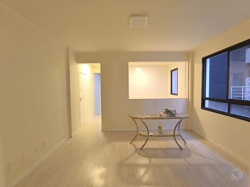 Apartamento na Beira Mar mobiliado com 1 dormitórios e 1 vaga: 5ª foto da galeria de imagens do imóvel