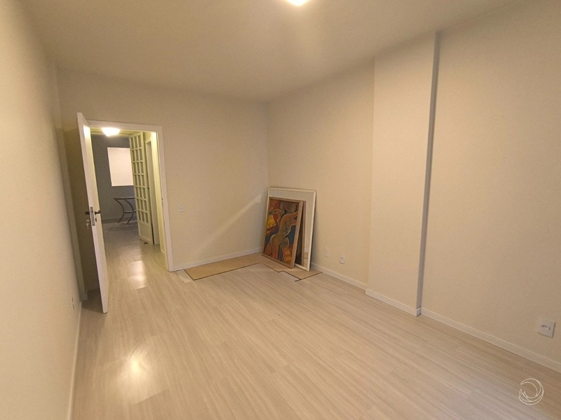 Apartamento na Beira Mar mobiliado com 1 dormitórios e 1 vaga: 15ª foto da galeria de imagens do imóvel