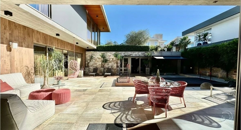Linda Casa em Cacupé em Condomínio fechado com 4 suítes - 488 m²: 23ª foto da galeria de imagens do imóvel