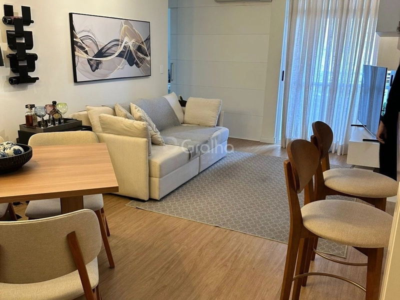 Apartamento no Itacorubi com 2 dormitórios, sendo 1 suíte e 1 vaga: 1ª foto da galeria de imagens do imóvel