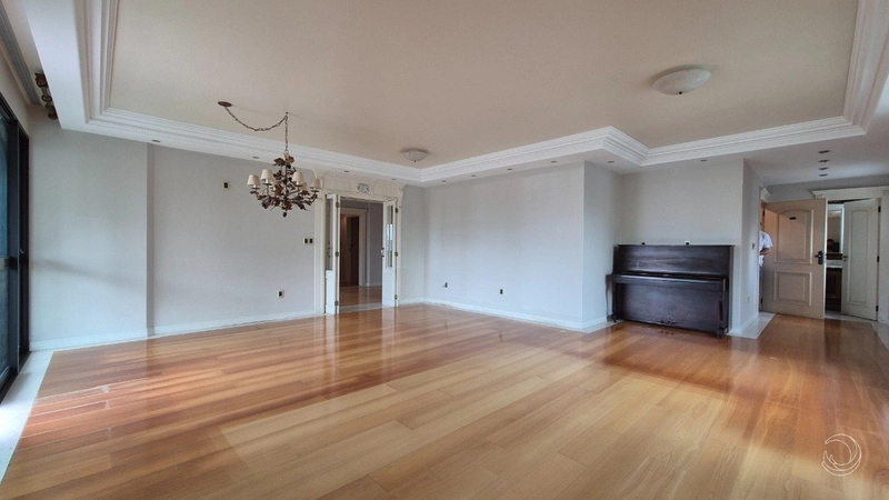 Apartamento no centro com 3 dormitórios 2 suítes e 2 vagas - 215 m²: 2ª foto da galeria de imagens do imóvel