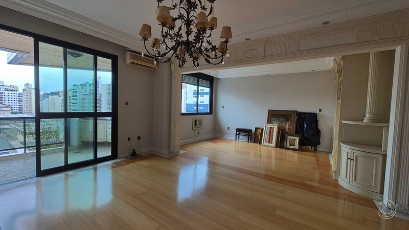Apartamento no centro com 3 dormitórios 2 suítes e 2 vagas - 215 m²: 3ª foto da galeria de imagens do imóvel