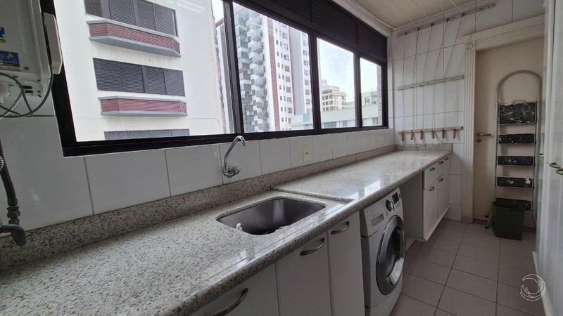 Apartamento no centro com 3 dormitórios 2 suítes e 2 vagas - 215 m²: 31ª foto da galeria de imagens do imóvel
