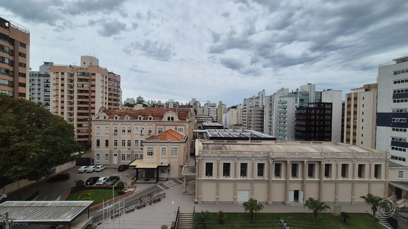 Apartamento no centro com 3 dormitórios 2 suítes e 2 vagas - 215 m²: 11ª foto da galeria de imagens do imóvel