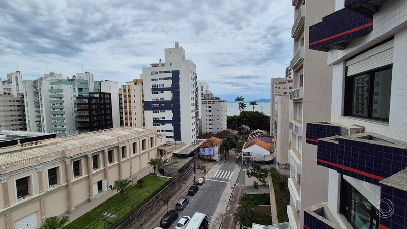 Apartamento no centro com 3 dormitórios 2 suítes e 2 vagas - 215 m²: 6ª foto da galeria de imagens do imóvel