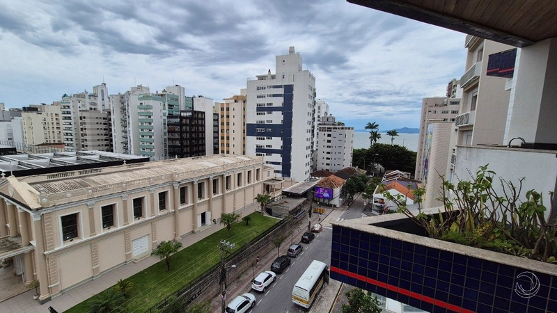 Apartamento no centro com 3 dormitórios 2 suítes e 2 vagas - 215 m²: 10ª foto da galeria de imagens do imóvel