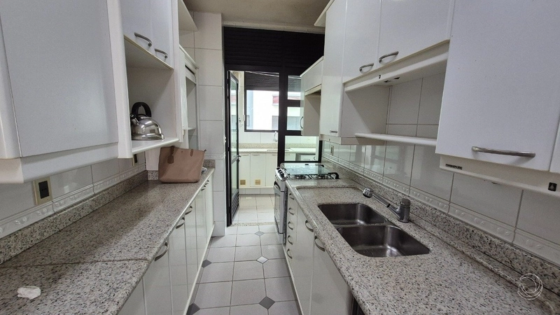 Apartamento no centro com 3 dormitórios 2 suítes e 2 vagas - 215 m²: 12ª foto da galeria de imagens do imóvel
