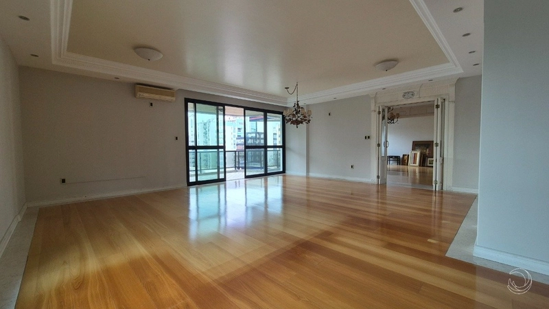 Apartamento no centro com 3 dormitórios 2 suítes e 2 vagas - 215 m²: 1ª foto da galeria de imagens do imóvel