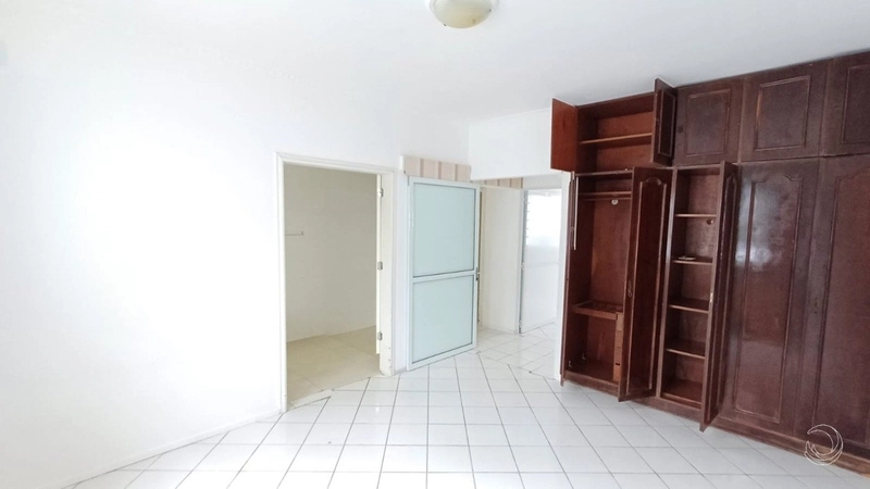 Casa em Coqueiros com 6 dormitórios sendo 1 suíte e 4 vagas: 19ª foto da galeria de imagens do imóvel