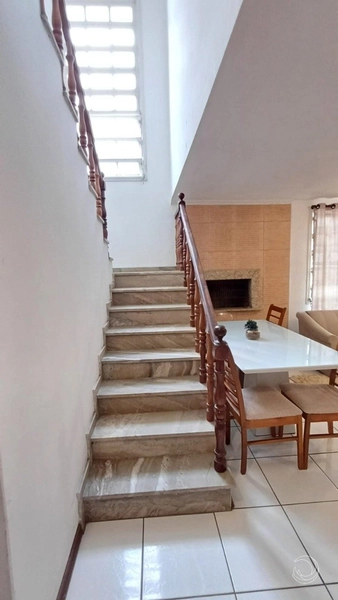 Casa em Coqueiros com 6 dormitórios sendo 1 suíte e 4 vagas: 21ª foto da galeria de imagens do imóvel