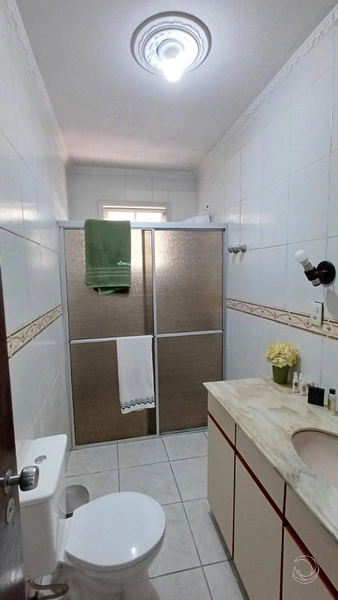Casa em Coqueiros com 6 dormitórios sendo 1 suíte e 4 vagas: 12ª foto da galeria de imagens do imóvel
