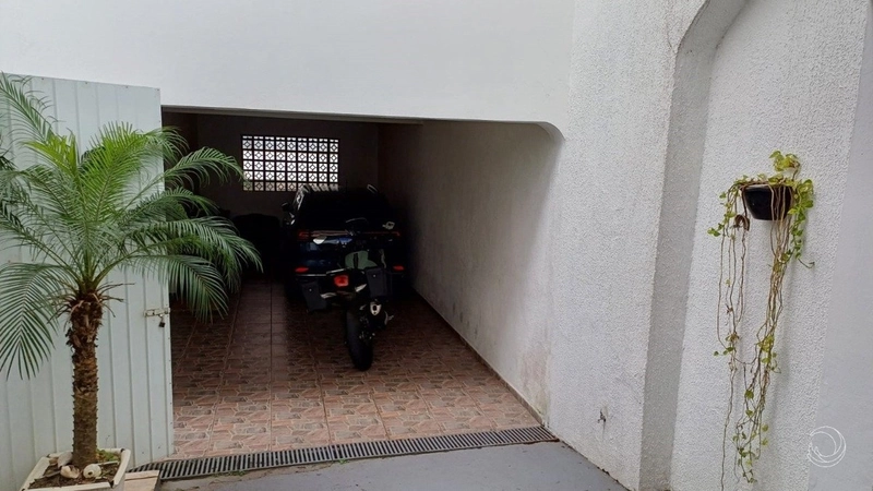 Casa em Coqueiros com 6 dormitórios sendo 1 suíte e 4 vagas: 29ª foto da galeria de imagens do imóvel