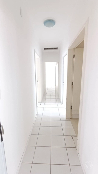 Casa em Coqueiros com 6 dormitórios sendo 1 suíte e 4 vagas: 20ª foto da galeria de imagens do imóvel