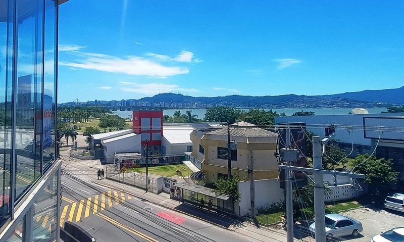 Apartamento em coqueiros com 03 dormitórios, sendo 01 suíte e 1 vaga: 4ª foto da galeria de imagens do imóvel