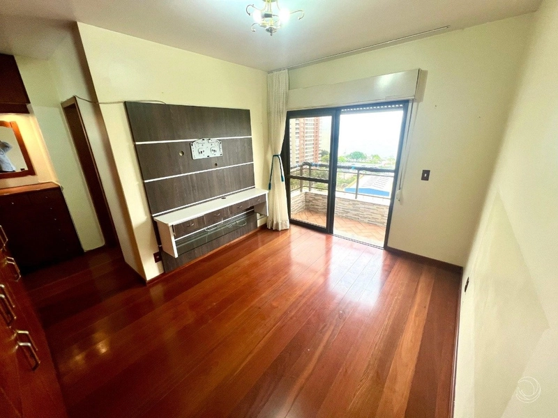 Apartamento na agronômica com 3 dormitórios, sendo 1 suíte e 2 vagas: 9ª foto da galeria de imagens do imóvel