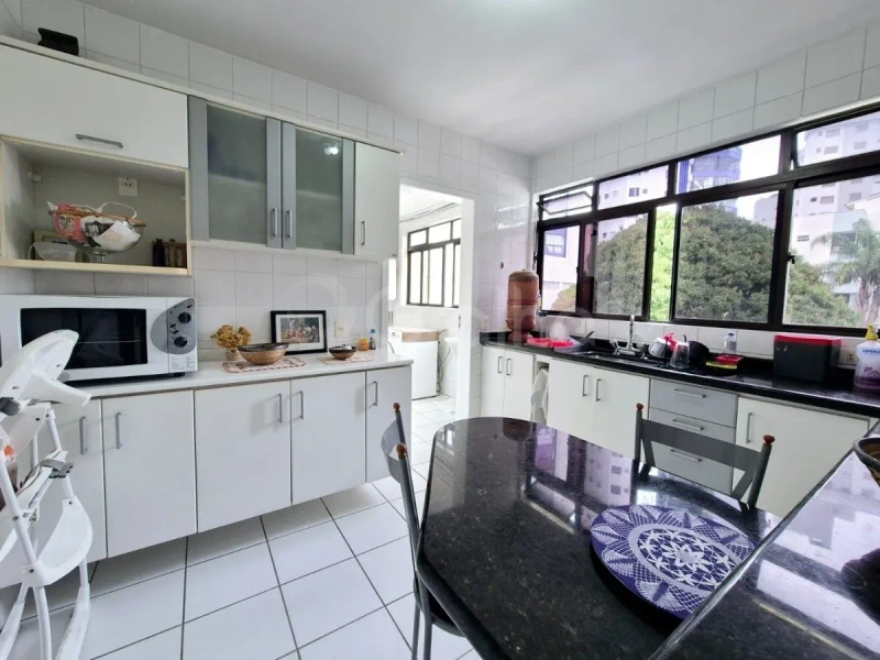 Apartamento na Agronômica com 3 dormitórios, sendo 1 suíte e 2 vagas: 11ª foto da galeria de imagens do imóvel