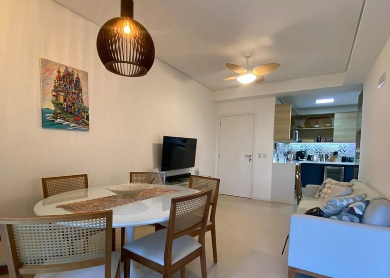 Apartamento no Campeche com 3 dormitórios 1 suíte e 2 vagas: 2ª foto da galeria de imagens do imóvel