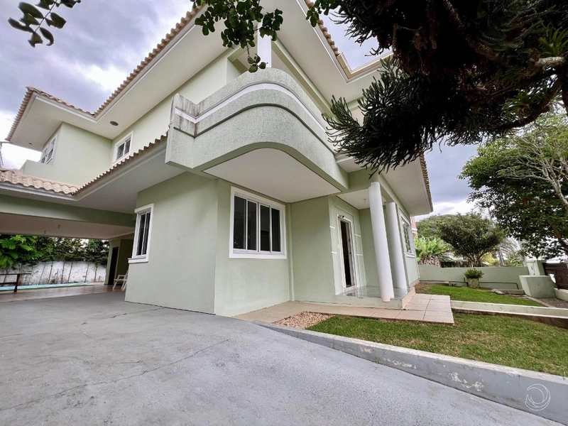 Casa em Jurere internacional a venda com 4 dormitórios 3 suítes: 1ª foto da galeria de imagens do imóvel