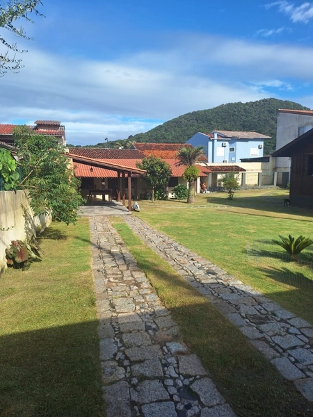 Terreno à venda no Bairro Sambaqui com Área de 720m²: 11ª foto da galeria de imagens do imóvel