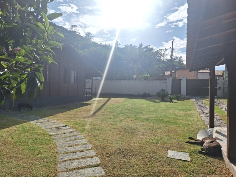 Terreno à venda no Bairro Sambaqui com Área de 720m²: 6ª foto da galeria de imagens do imóvel