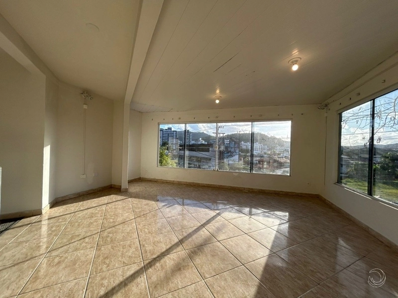 Casa comercial localizada em Córrego Grande com 433m²: 14ª foto da galeria de imagens do imóvel
