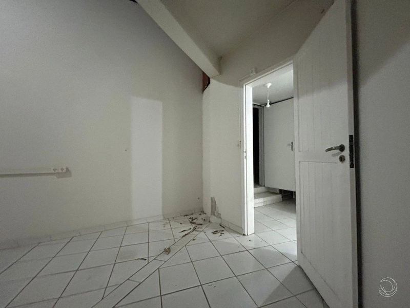 Casa comercial localizada em Córrego Grande com 433m²: 15ª foto da galeria de imagens do imóvel