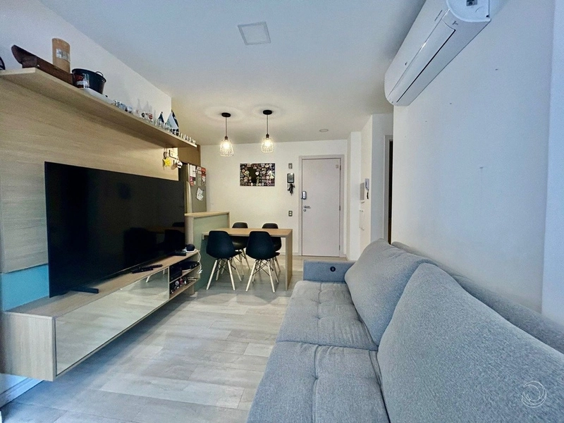 Apartamento no Itacorubi com terraço com2 dormitórios 1 suíte e 1 vaga: 3ª foto da galeria de imagens do imóvel