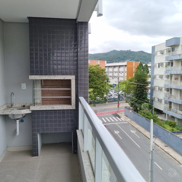 Apartamento na Trindade com 2 dormitórios 1 suíte e 1 vaga: 1ª foto da galeria de imagens do imóvel