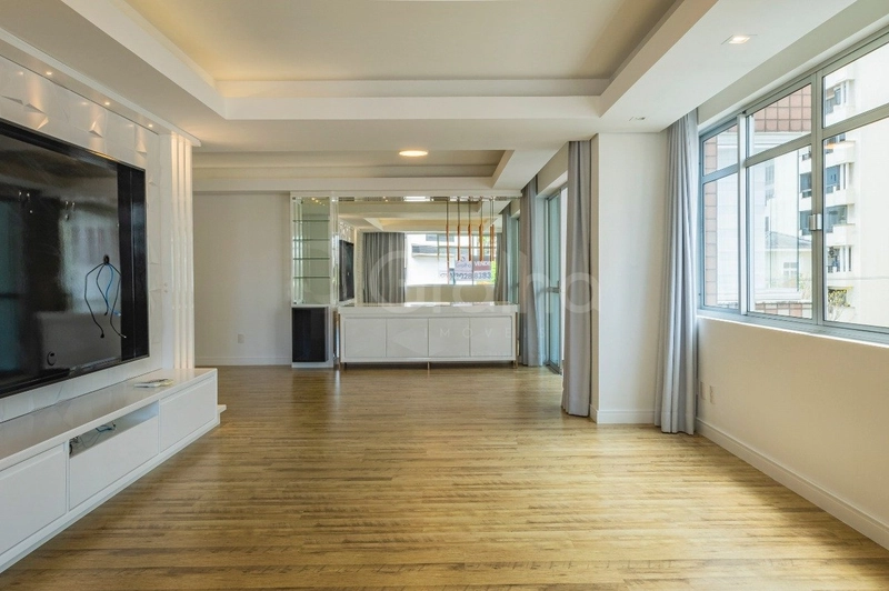 Apartamento no Centro com 3 dormitórios, sendo 1 suíte  2 vagas: 3ª foto da galeria de imagens do imóvel