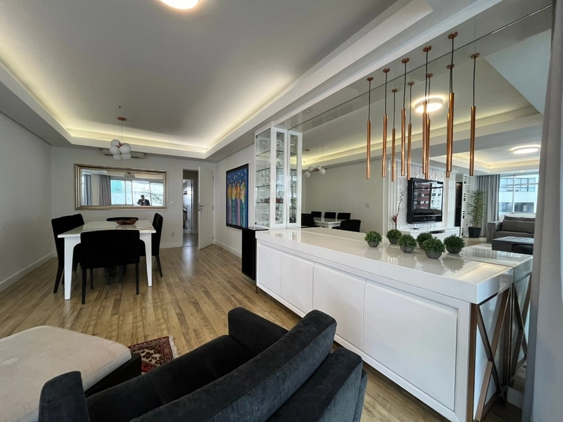 Apartamento no Centro com 3 dormitórios, sendo 1 suíte 2 vagas: 3ª foto da galeria de imagens do imóvel
