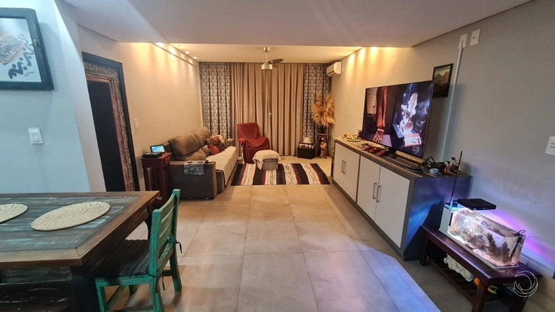 Apartamento em Coqueiro com 2 dormitórios 1 suíte e 1 vaga: 2ª foto da galeria de imagens do imóvel