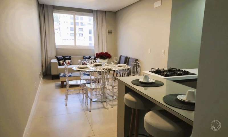 Apartamento no Centro mobiliado com 2 dormitórios 1 suíte e 1 vaga: 3ª foto da galeria de imagens do imóvel