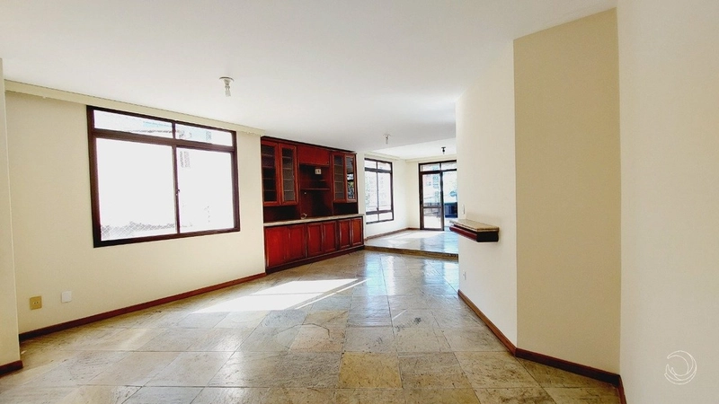 Apartamento no Centro com 4 dormitórios, sendo 2 suítes com 2 vagas: 1ª foto da galeria de imagens do imóvel