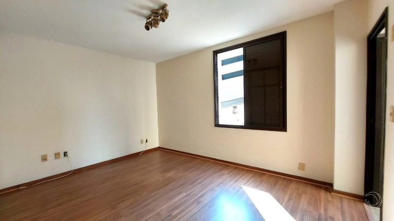 Apartamento no Centro com 4 dormitórios, sendo 2 suítes com 2 vagas: 20ª foto da galeria de imagens do imóvel