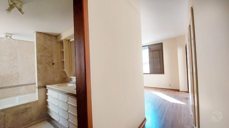 Apartamento no Centro com 4 dormitórios, sendo 2 suítes com 2 vagas: 18ª foto da galeria de imagens do imóvel
