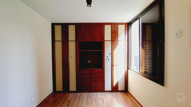 Apartamento no Centro com 4 dormitórios, sendo 2 suítes com 2 vagas: 36ª foto da galeria de imagens do imóvel