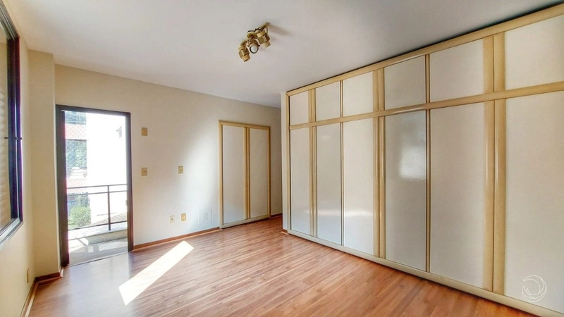 Apartamento no Centro com 4 dormitórios, sendo 2 suítes com 2 vagas: 19ª foto da galeria de imagens do imóvel