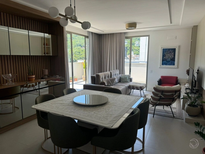 Cobertura no Córrego Grande com 3 dormitórios, sendo 3 suítes e 3 vgs: 2ª foto da galeria de imagens do imóvel