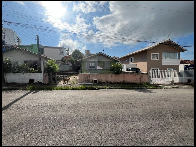 Terreno plano à venda no bairro Capoeiras com 408 m²: 2ª foto da galeria de imagens do imóvel