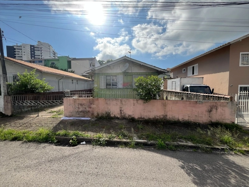 Terreno plano à venda no bairro Capoeiras com 408 m²: 1ª foto da galeria de imagens do imóvel