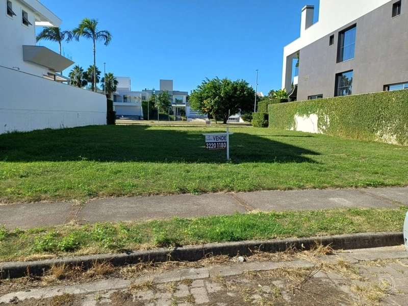 Terreno em Jurere internacional a venda com 591 m² de área: 3ª foto da galeria de imagens do imóvel