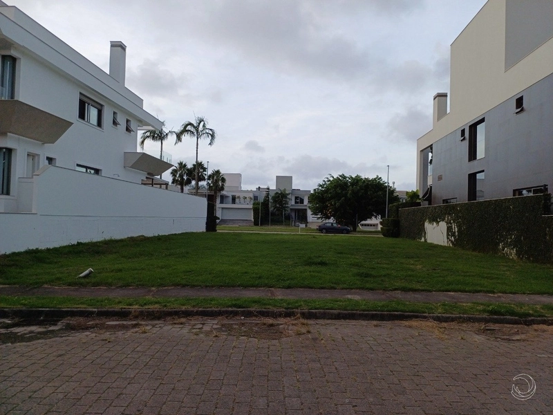 Terreno em Jurere internacional a venda com 591 m² de área: 7ª foto da galeria de imagens do imóvel