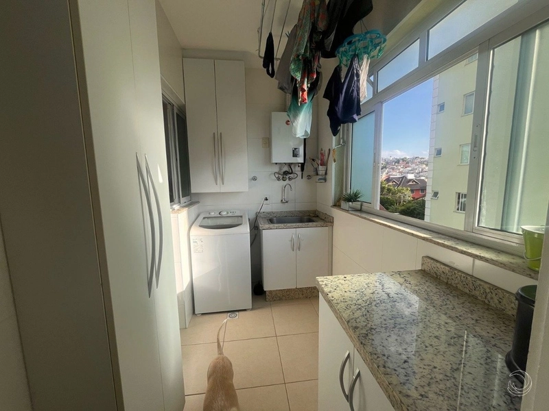 Apartamento na Agronômica com 3 dormitórios, sendo 2 suíte e 2 vagas: 10ª foto da galeria de imagens do imóvel